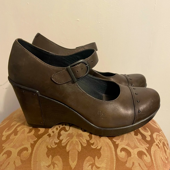 Dansko Wedge Heels / Brown Leather / Size 10 / Excellent Condition ๐ค - Picture 1 of 3